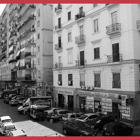 B&B La Storia Di Napoli Zewnętrze zdjęcie