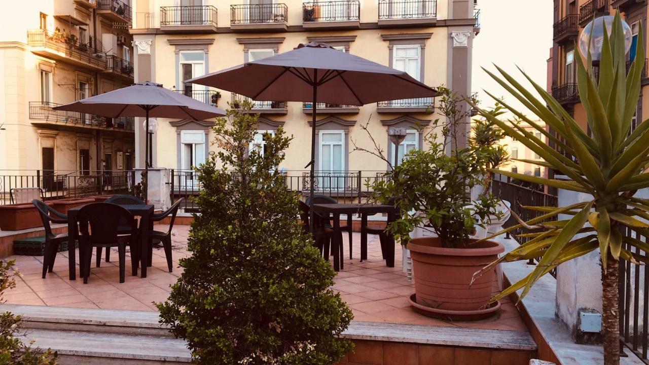 B&B La Storia Di Napoli Zewnętrze zdjęcie